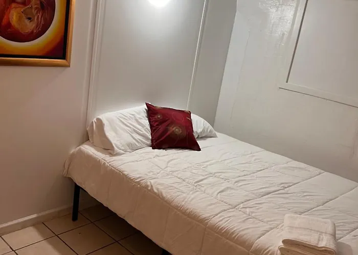 Homestay Value Red Phoenix