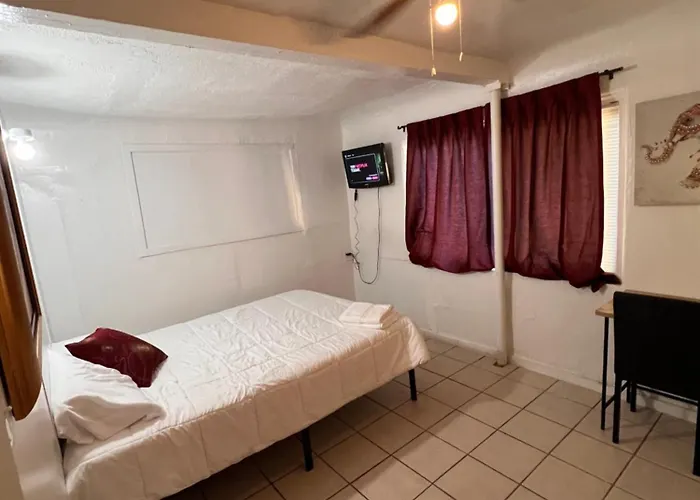 Homestay Value Red