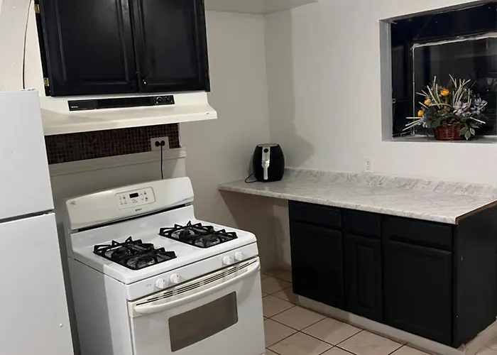 Value Red Homestay Phoenix